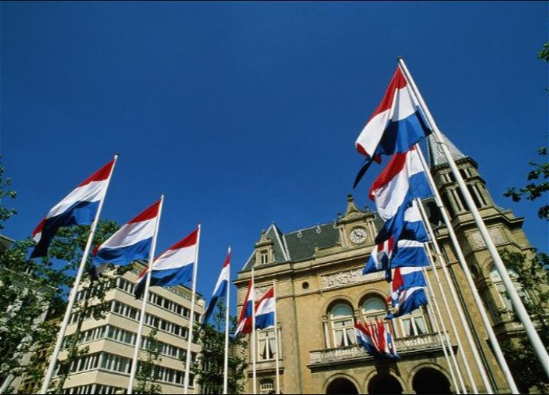 Демократия по-нидерландски: Парламент Нидерландов против международного права?