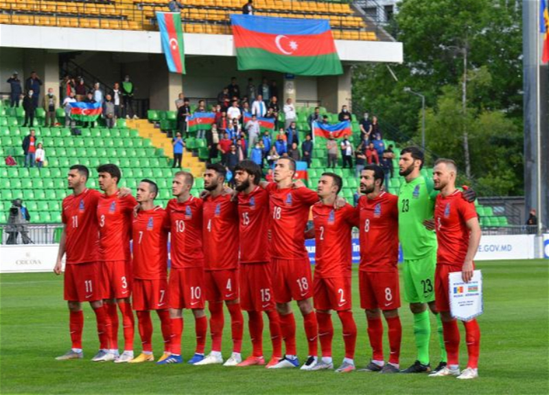 Азербайджан в десятке по громкости исполнения гимна на футболе - ФОТО