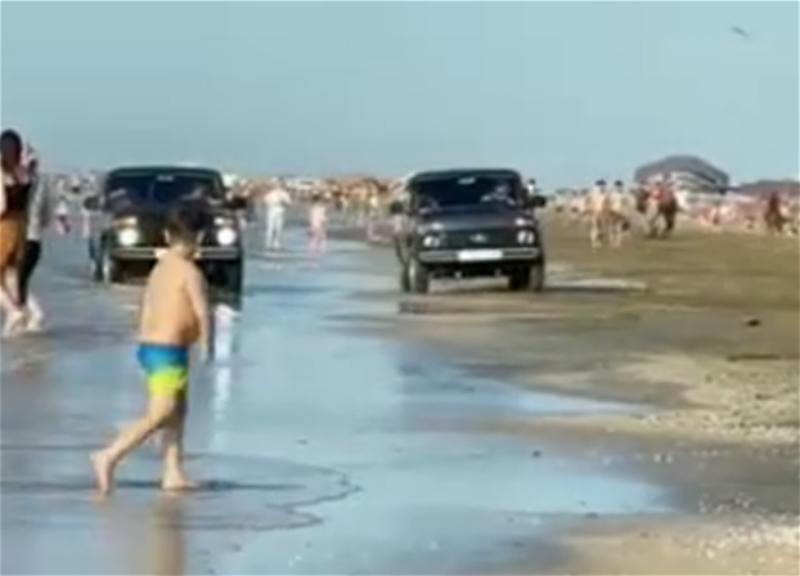 Задержаны водители машин, испортившие отдых людям на абшеронском пляже – ВИДЕО
