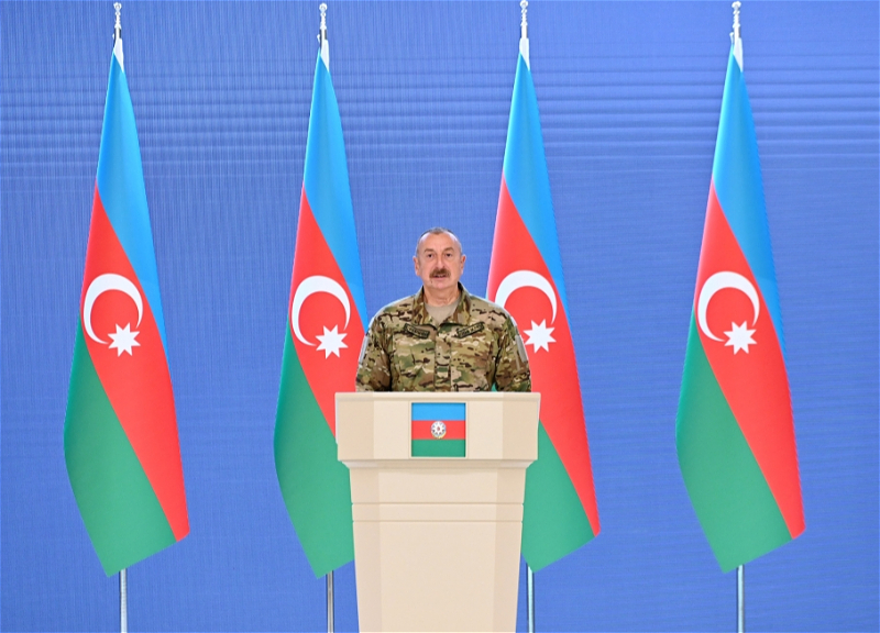 Президент Ильхам Алиев встретился с группой руководящего и личного состава Азербайджанской армии - ФОТО