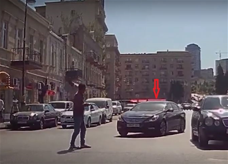 В центре Баку пешеход спровоцировал тяжелое ДТП - ВИДЕО