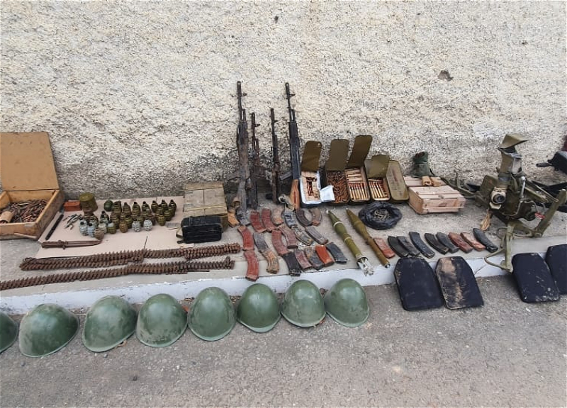 На освобожденных от оккупации территориях обнаружены брошенные армянами оружие и боеприпасы - ФОТО