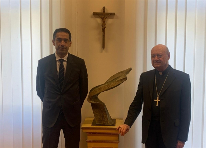 Посол Азербайджана встретился с главой Папского совета по культуре и комиссии по священной археологии