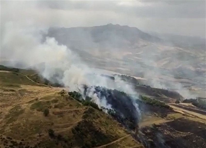 FHN: Füzulidə minalanmış ərazidə yanğının söndürülməsinə helikopter cəlb olunub - VİDEO