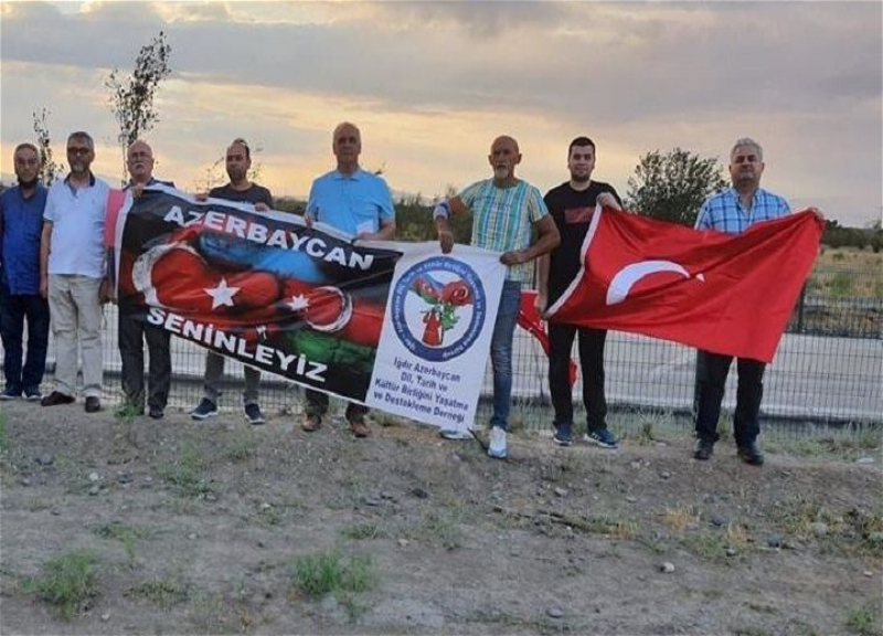 İğdır sakinləri Araz sahilində Ermənistana qarşı aksiya keçirib