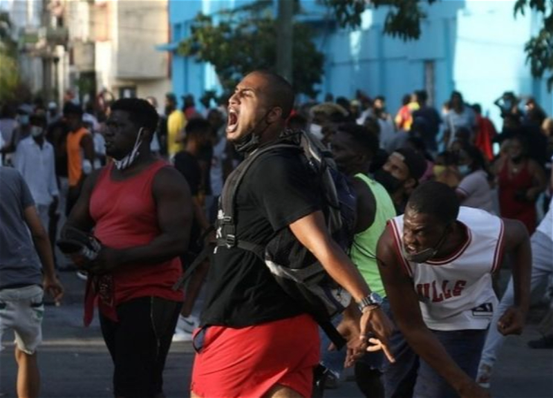 Беспорядки на Кубе взяты под контроль: Почему протестуют кубинцы?