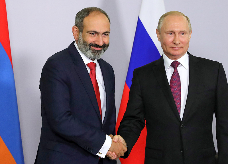 Путин и Пашинян обсудили по телефону ситуацию вокруг Карабаха