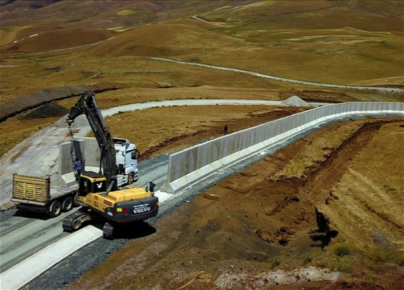 Турция ускорила строительство стены вдоль границы с Ираном - ВИДЕО