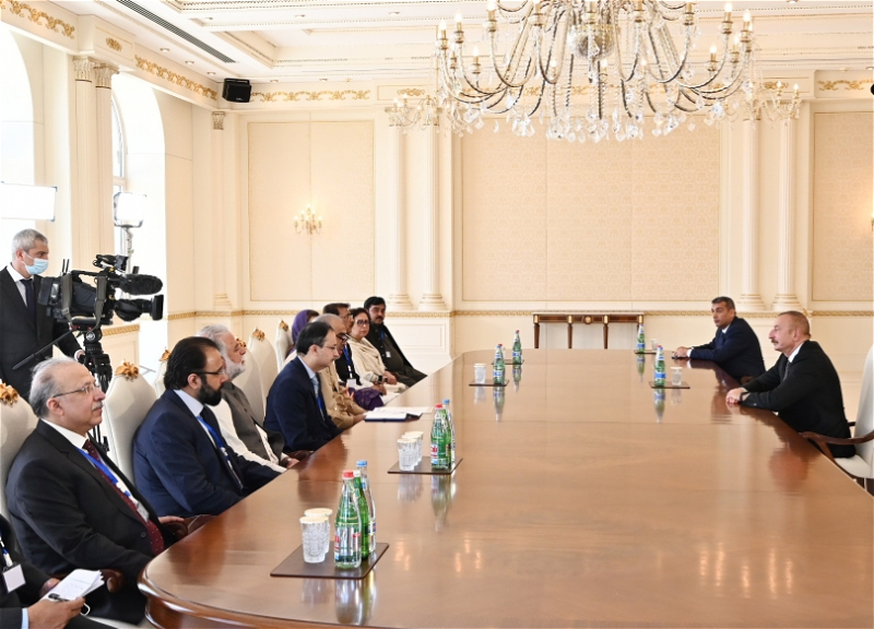 Ильхам Алиев встретился с делегацией во главе с председателем парламента Пакистана - ФОТО