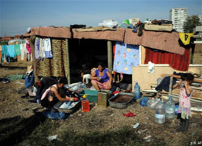 Еврокомиссия призвала страны ЕС бороться с дискриминацией цыган