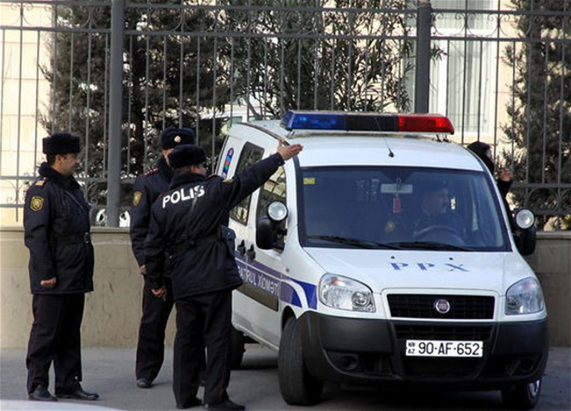 В Баку задержанный за хранение наркотиков мужчина сбежал из полицейского участка