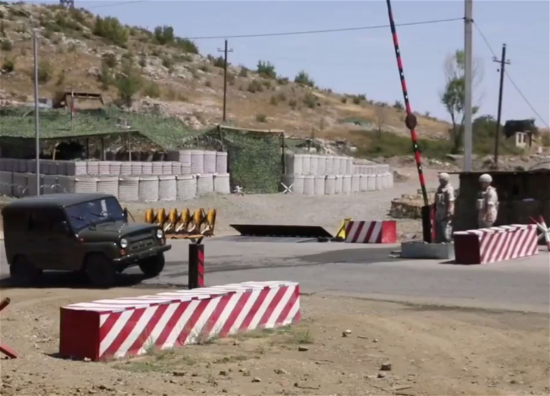 Так через Лачинский коридор проезжают военная техника и военнослужащие ВС Армении в Карабах - ВИДЕОПОДТВЕРЖДЕНИЕ