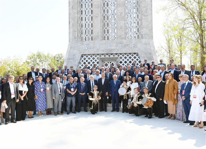 İlham Əliyev və Mehriban Əliyeva Şuşada Vaqif Poeziya Günlərinin açılışında iştirak ediblər - FOTO - YENİLƏNİB