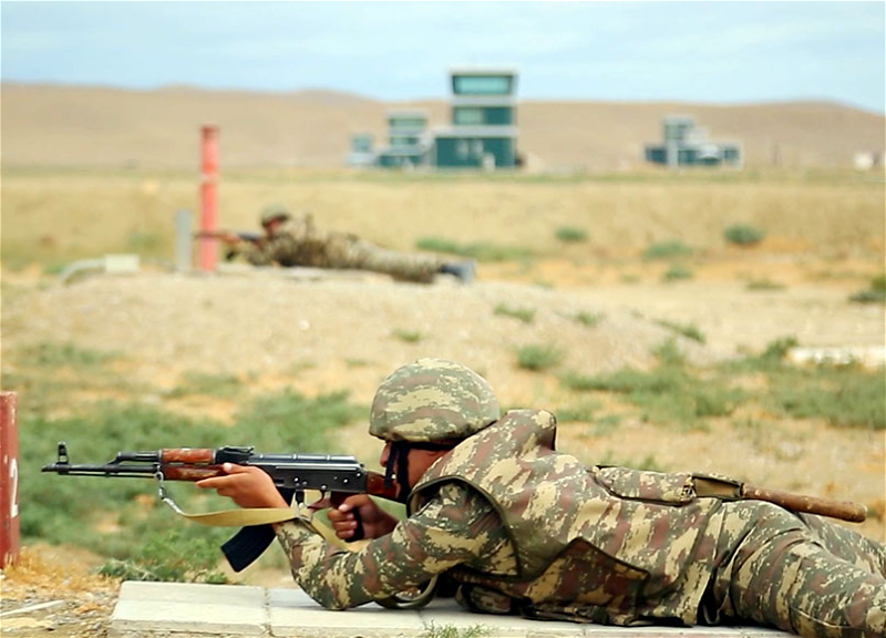 В Азербайджанской армии проводятся курсы подготовки сверхсрочников действительной военной службы − ВИДЕО