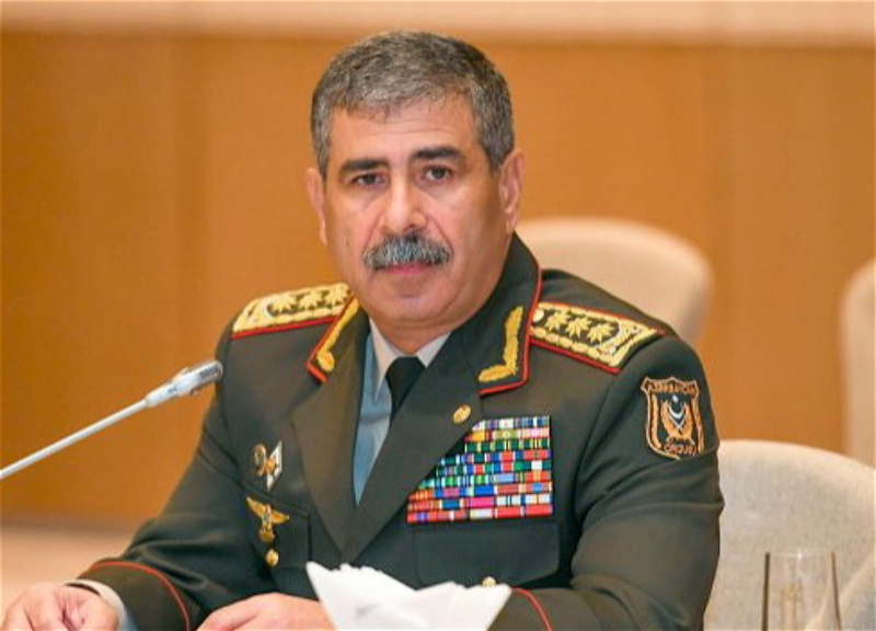 Министр обороны Азербайджана выразил соболезнования турецкой стороне