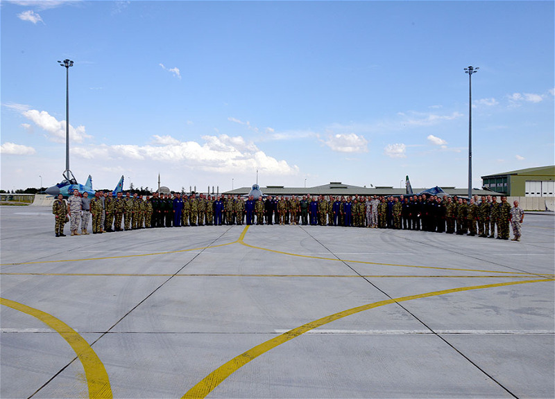Военное руководство Азербайджана и Турции понаблюдало за ходом совместных лётно-тактических учений - ФОТО