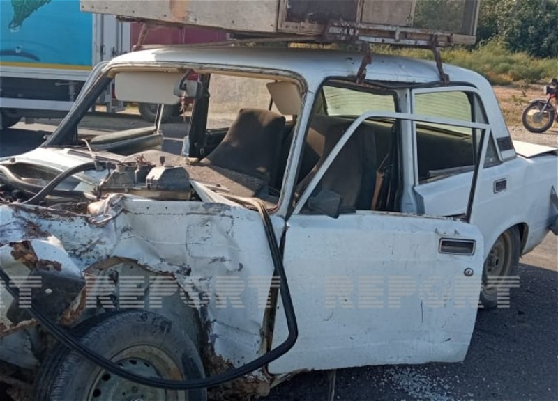 В Сабирабаде КамАЗ столкнулся с легковым автомобилем: Есть погибший - ФОТО