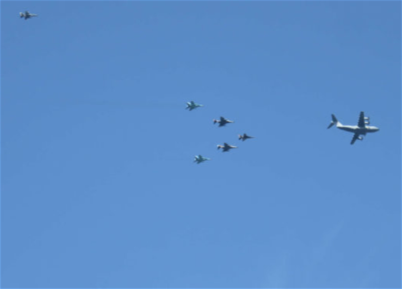 Самолеты ВВС Азербайджана и Турции устроили показательные полеты над Босфором - ВИДЕО