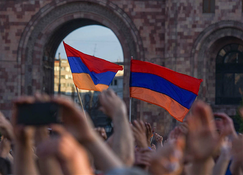 Власти Армении из-за упреков изменили «красочный» сценарий празднования дня независимости – СМИ