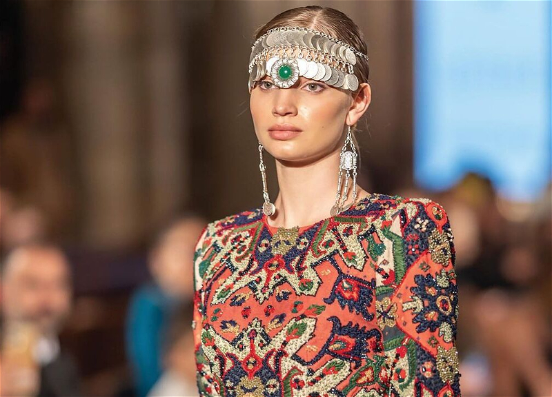 В Париже представлена модная коллекция, вдохновленная мотивами азербайджанских ковров - ФОТО - ВИДЕО