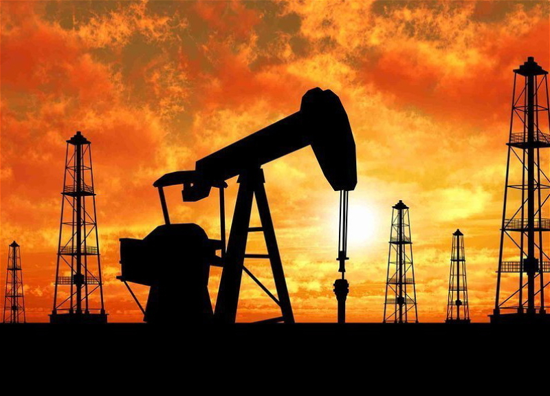 Цена нефти Brent поднялась выше $81 впервые за три года