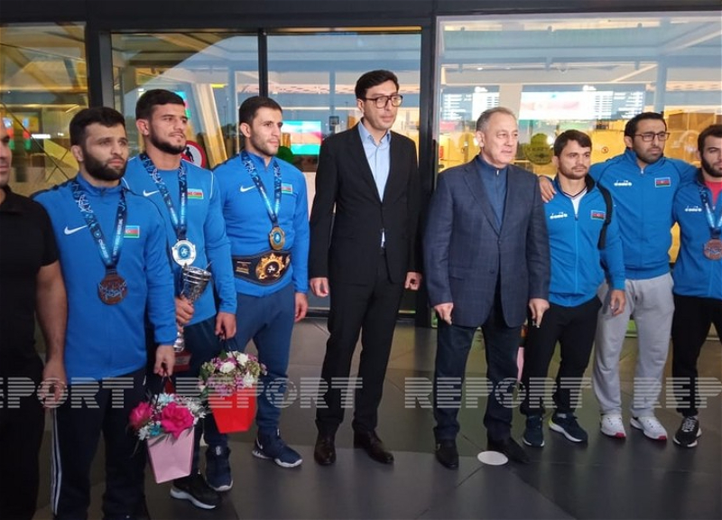 Фарид Гайыбов встретил азербайджанских борцов в аэропорту – ФОТО