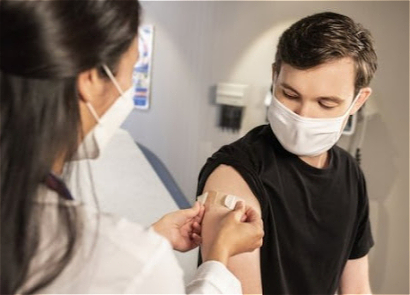 Названо число подростков, прошедших вакцинацию от коронавируса в Азербайджане