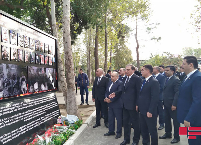 В Гяндже почтили память погибших в результате ракетных ударов Армении - ФОТО