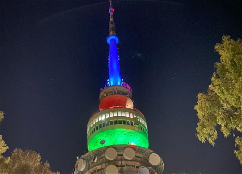 Телекоммуникационная башня в Австралии окрасилась в цвета азербайджанского флага