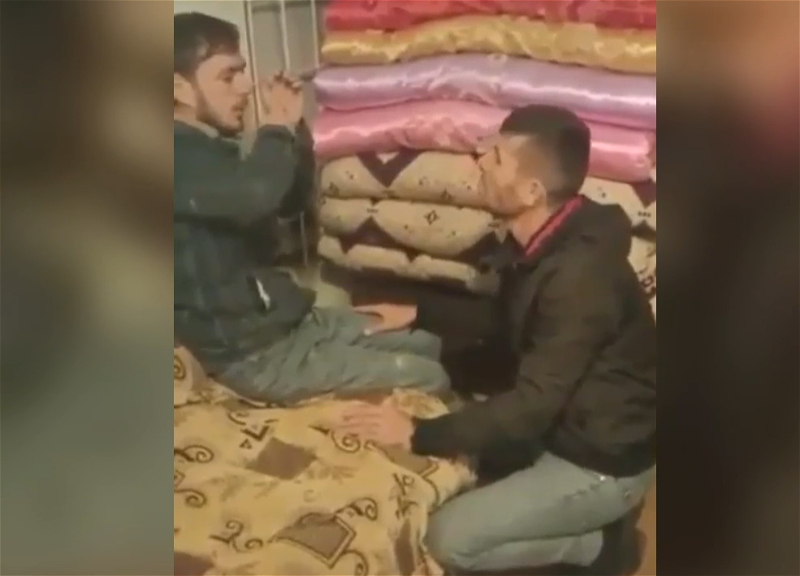 В Азербайджане муж застал жену с другим мужчиной и предложил им 5000 манатов – ВИДЕО