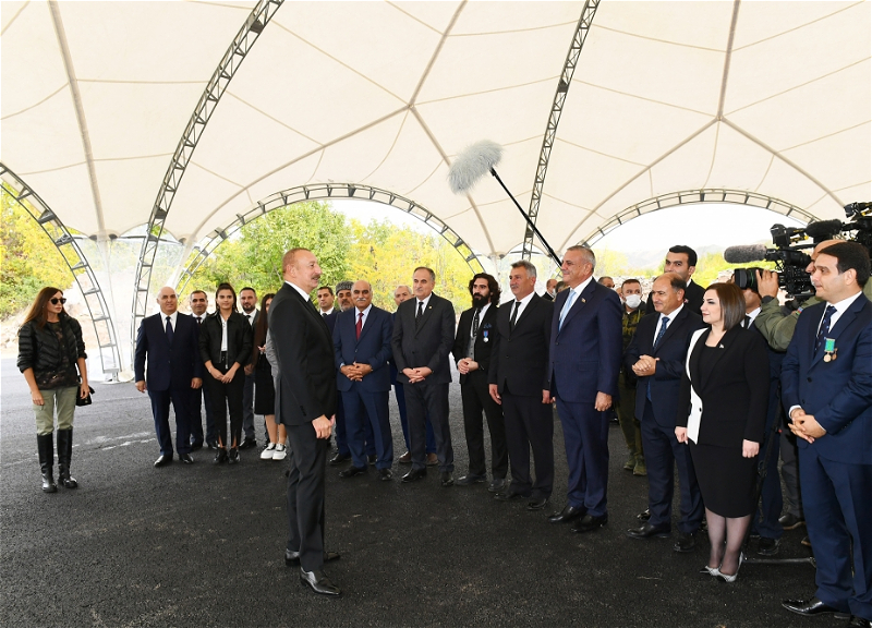 Ильхам Алиев и Мехрибан Алиева встретились с представителями общественности Зангиланского района - ФОТО