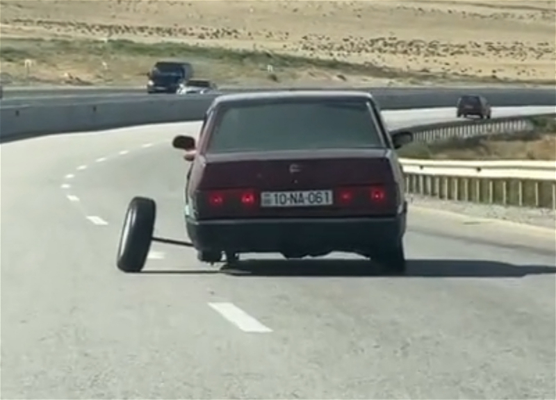 Tofaş едва не остался без заднего колеса на трассе Баку-Шамаха - ВИДЕО