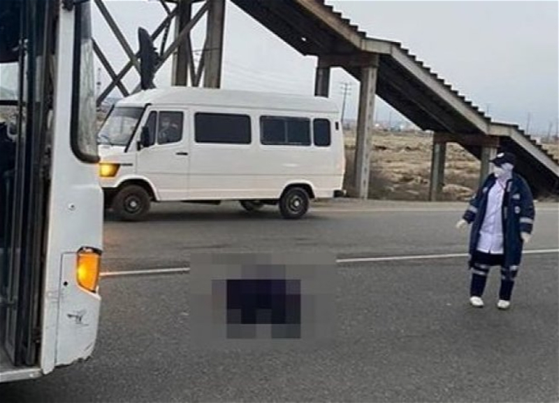 В Баку пассажирский автобус насмерть сбил пешехода