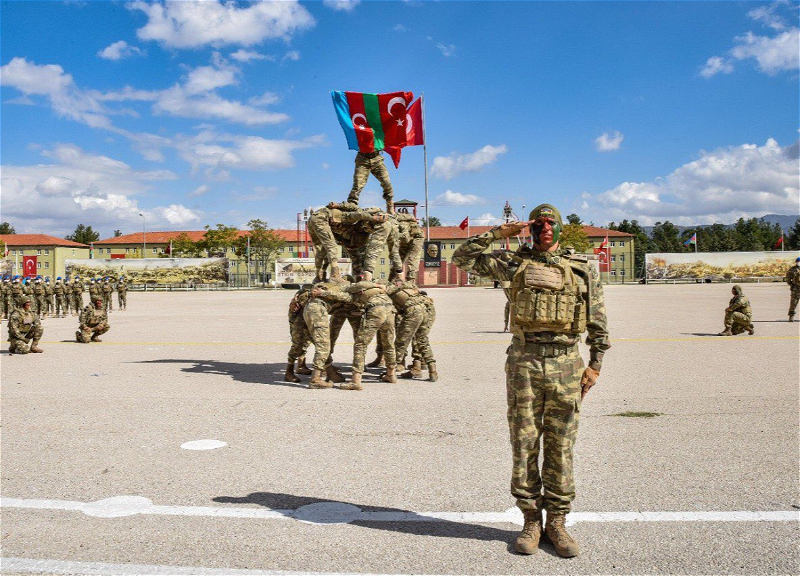 Азербайджанские спецназовцы завершили курсы в Турции - ФОТО