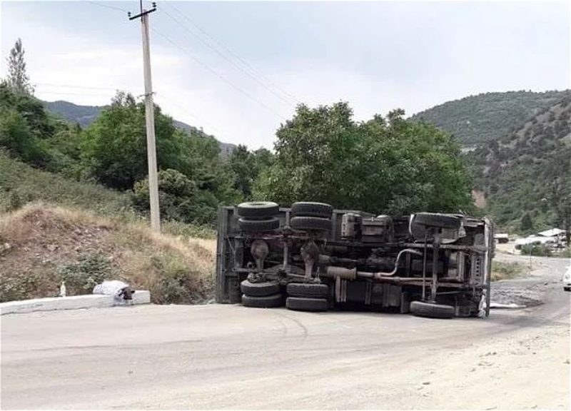 В Армении грузовик упал в ущелье, погиб российский пограничник