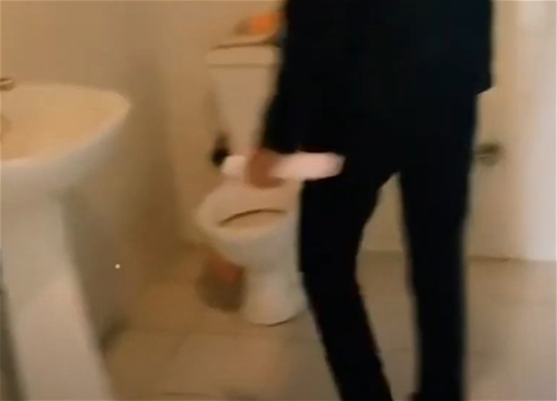 Человека, снявшего скандальное видео в больничном туалете Евлаха, вызвали в полицию – ВИДЕО