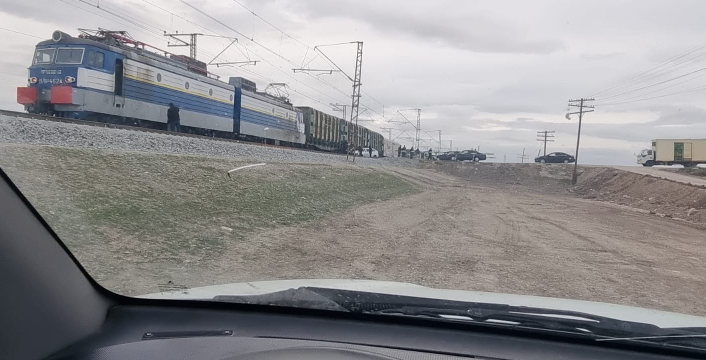 В Азербайджане машина заглохла на железной дороге, ее ударил поезд – ФОТО |  1news.az | Новости