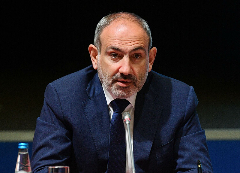 Пашинян назвал причину увольнения главы Минобороны Армении
