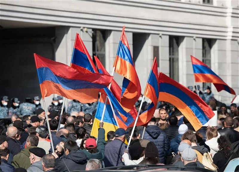 Митинги в Иреване: Нагнетание антироссийских настроений и реваншизма в армянском обществе