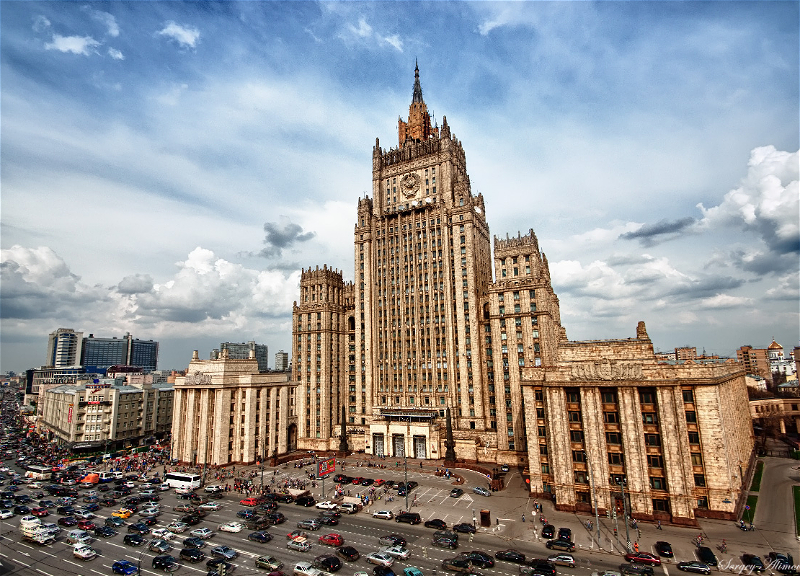 В МИД РФ заявили, что Москва находится в контакте с Ереваном и Баку