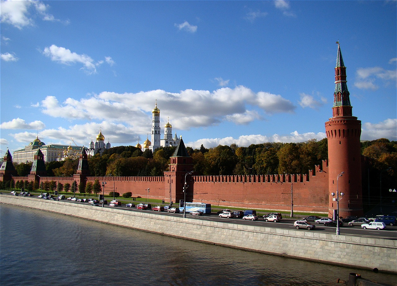 В Кремле оценили возможность саммита России, Армении и Азербайджана