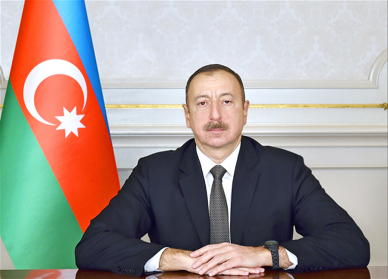 Президент Ильхам Алиев поздравил султана Омана с национальным праздником