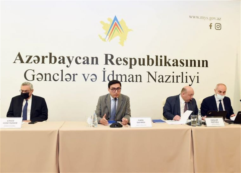 Ханлар Фатиев переизбран президентом федерации плавания Азербайджана