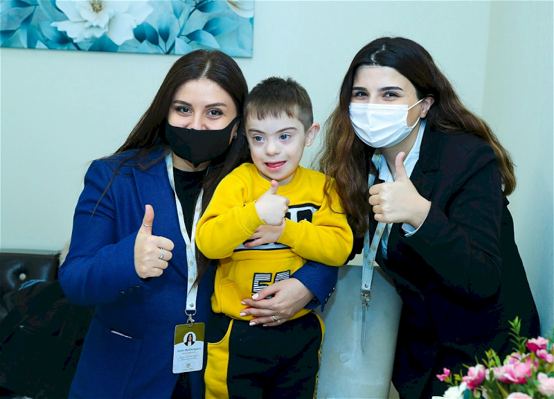 Еще в трех районах Баку стартовала мобильная социальная реабилитация детей - ФОТО