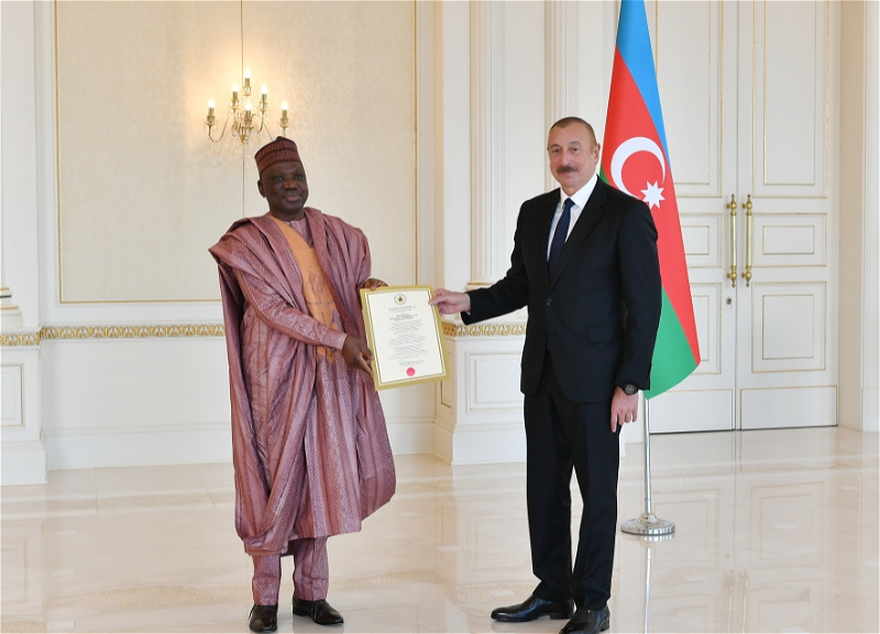 Президент принял верительные грамоты новоназначенного посла Нигерии в Азербайджане – ФОТО