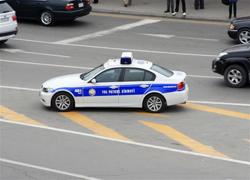 Дорожная полиция обратилась к водителям в связи с закрытыми дорогами в Баку