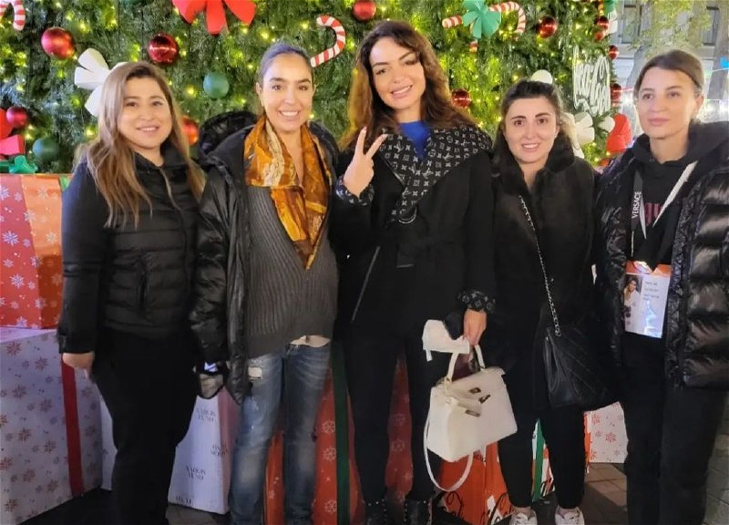 Лейла Алиева посетила благотворительную ярмарку «Холодные руки, горячее сердце» – ФОТО