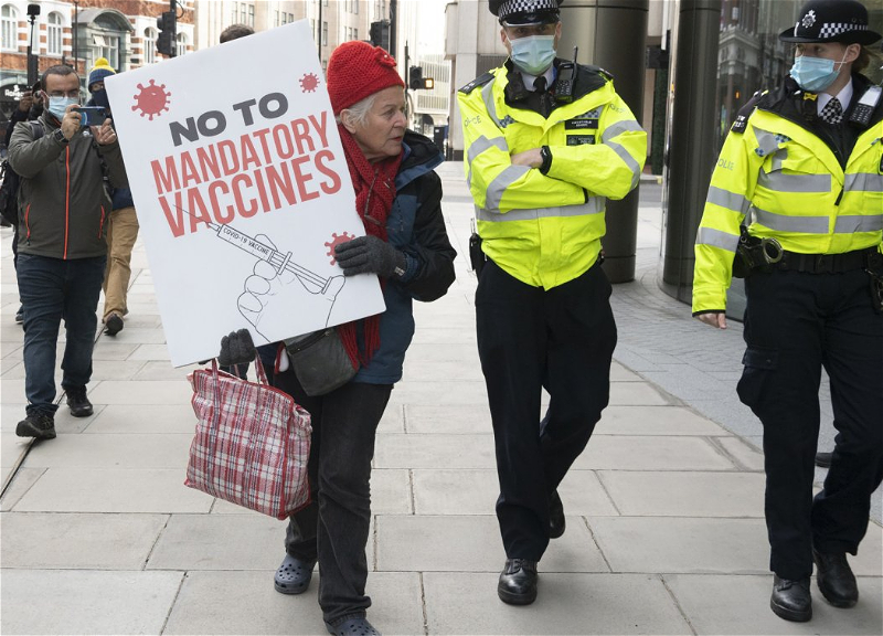 В Великобритании посчитали обязательную вакцинацию неэтичной