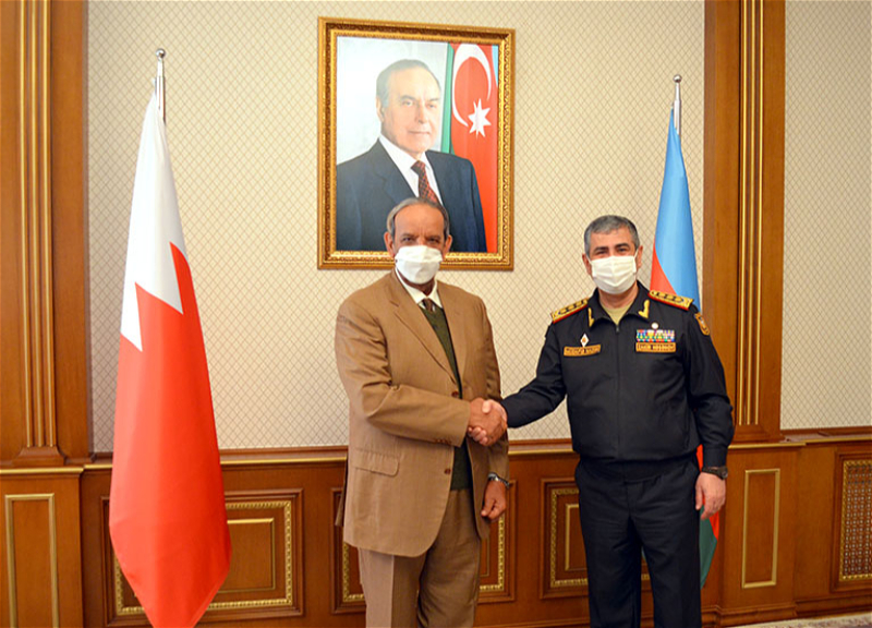 Министр обороны Азербайджана встретился с главнокомандующим Силами обороны Бахрейна - ФОТО