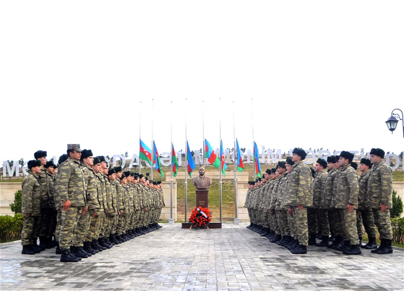 В Азербайджанской армии проведен ряд мероприятий по случаю дня памяти общенационального лидера - ФОТО
